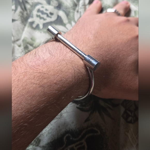 Shackle Stainless Steel Bracelet - Picture 3 of 5